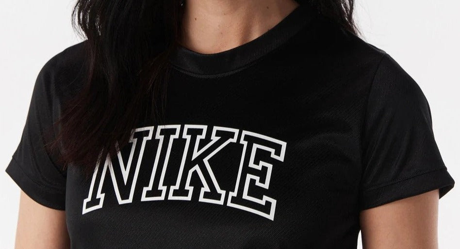 Nike Women's Dri-FIT Swoosh Run Short Sleeve Tee / T-Shirt / Tshirt - Black/White
