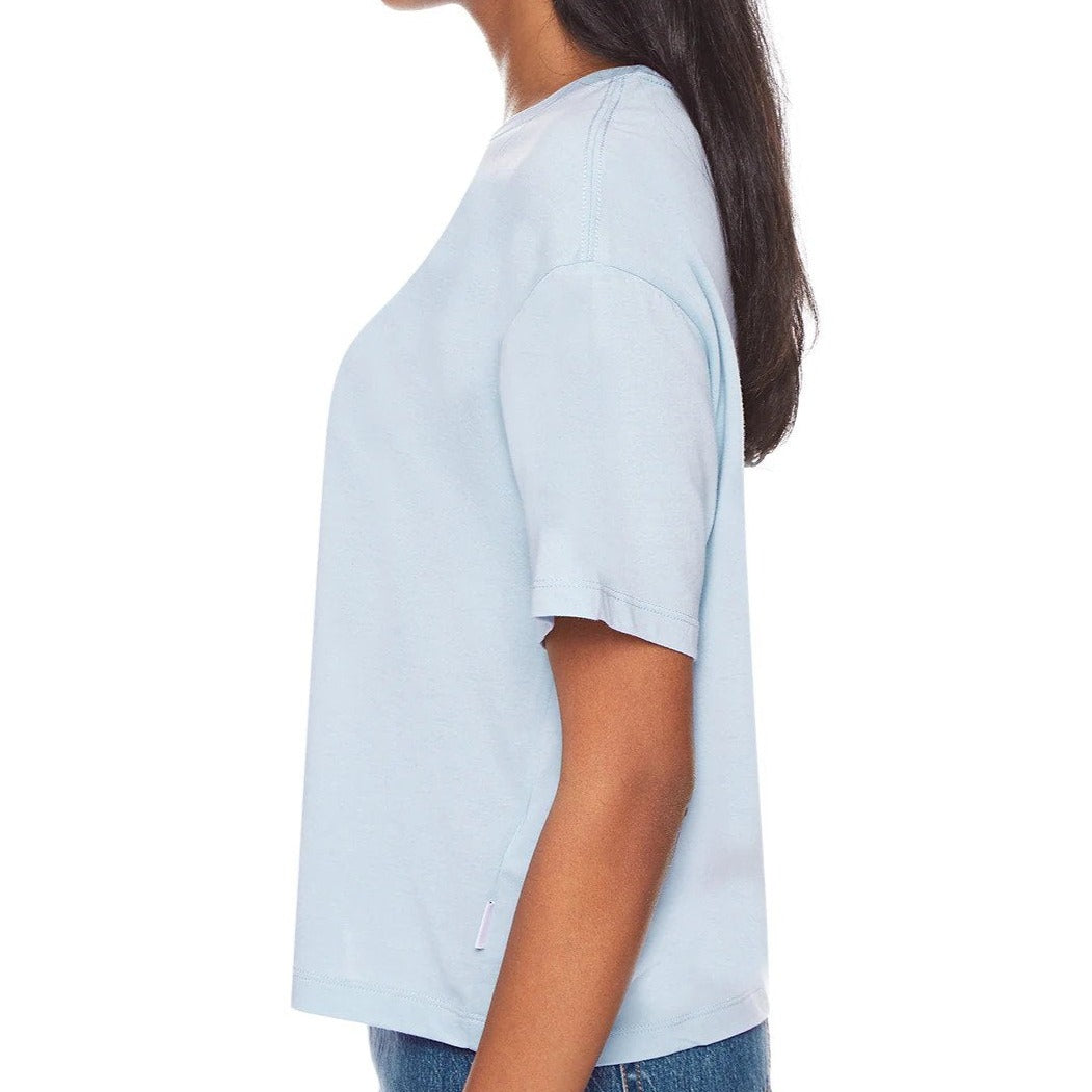Calvin Klein Jeans Women's Logo Short Boyfriend Tee / T-Shirt / Tshirt - Breezy
