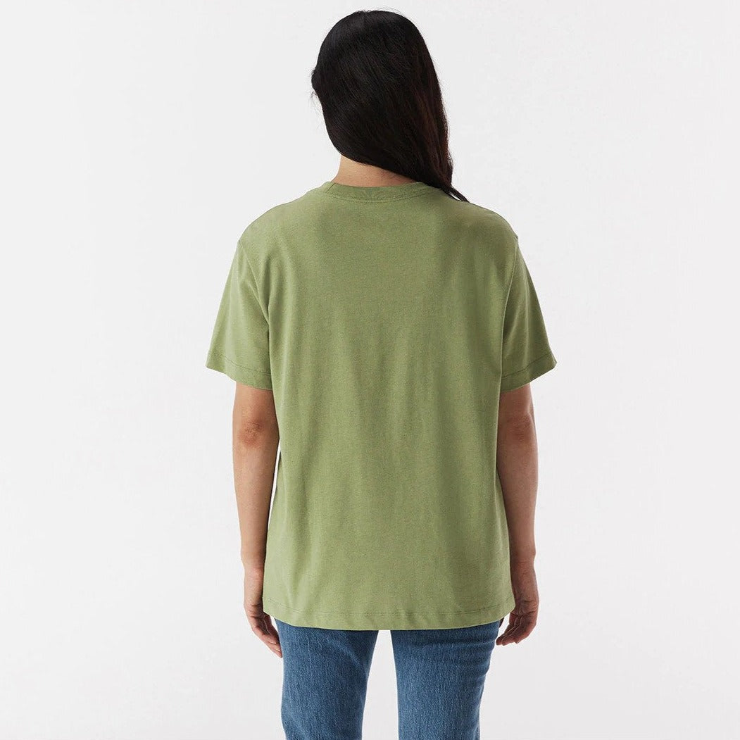 Nike Women's Nike Air Boyfriend Tee / T-Shirt / Tshirt - Alligator Olive