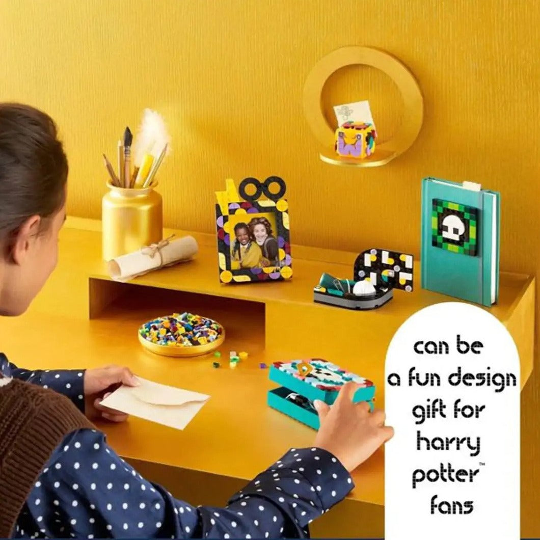 LEGO Hogwarts Desktop Kit 41811